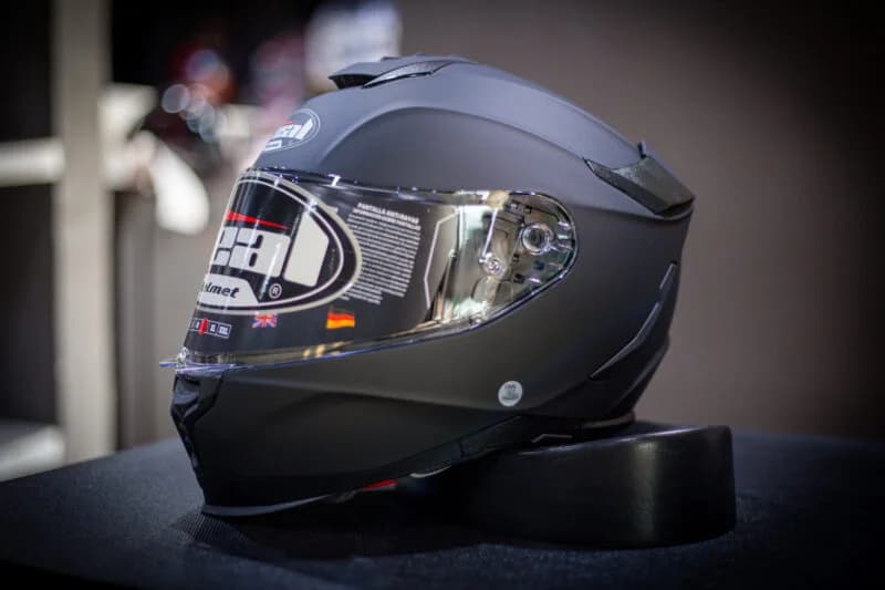 หมวกกันน็อค Real รุ่น Hurricane สี Matt Black (ดำด้าน)